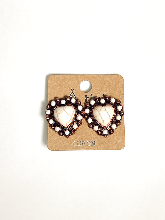 Corazon stud earrings