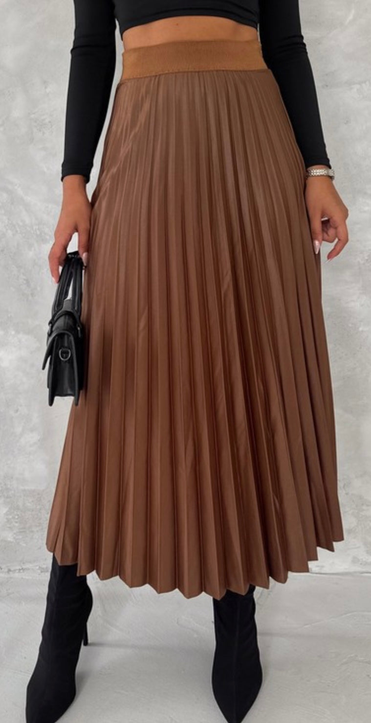 Pleated skirt