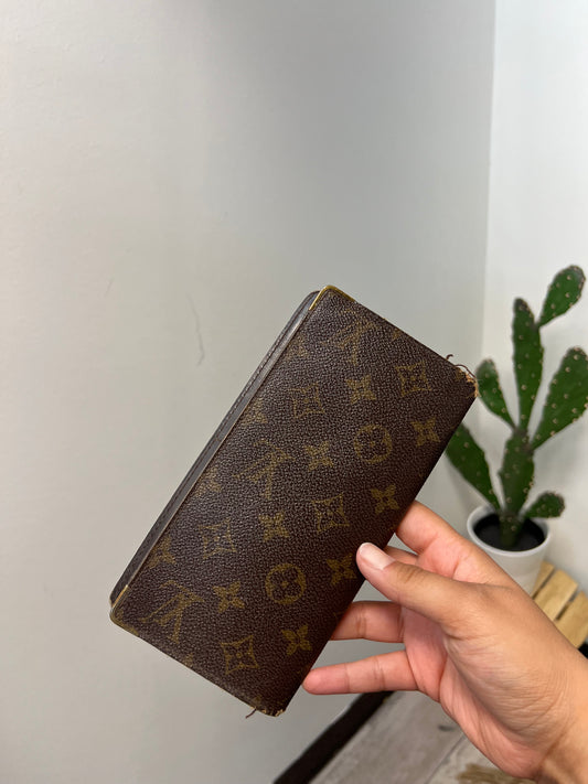 #2 Authentic Louis Vuitton wallef